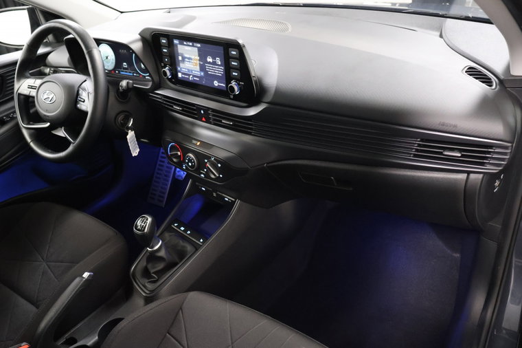 Vehicle Image 8