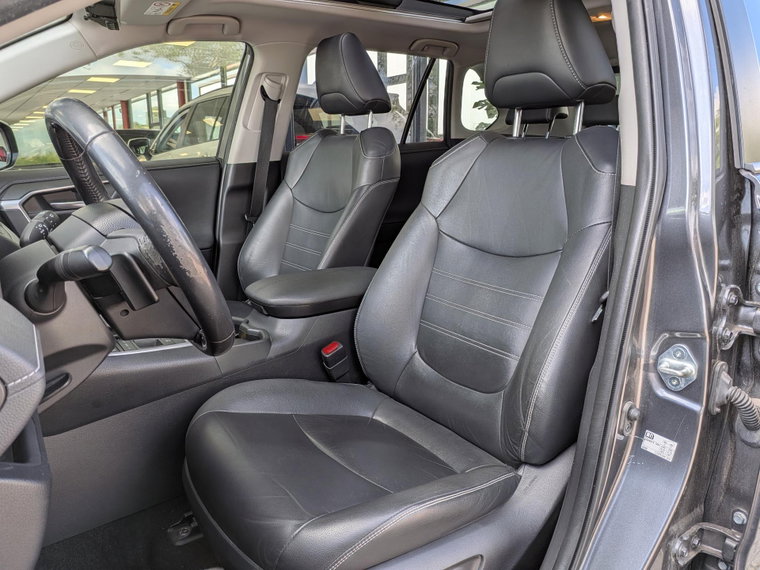 Vehicle Image 21