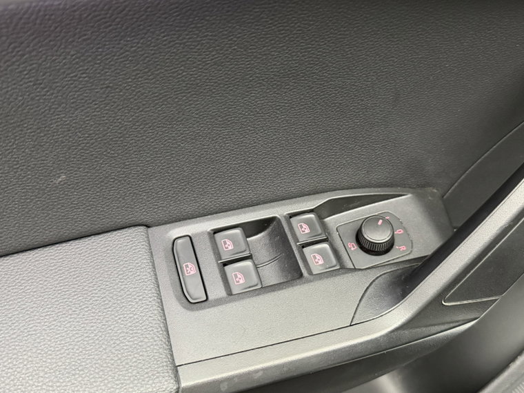 Vehicle Image 26
