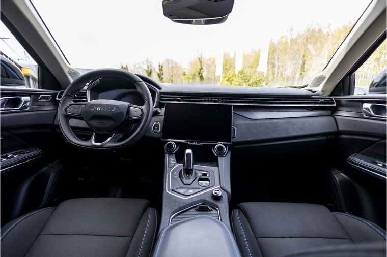 Vehicle Image 18