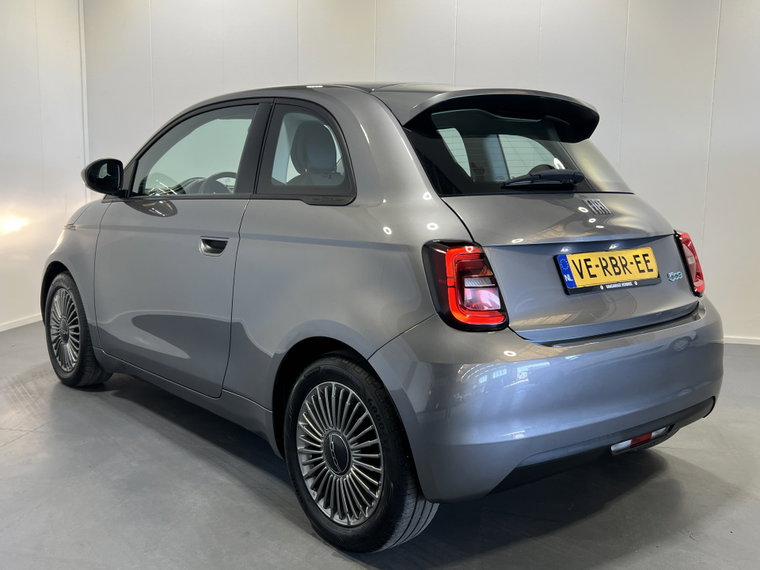 Vehicle Image 32