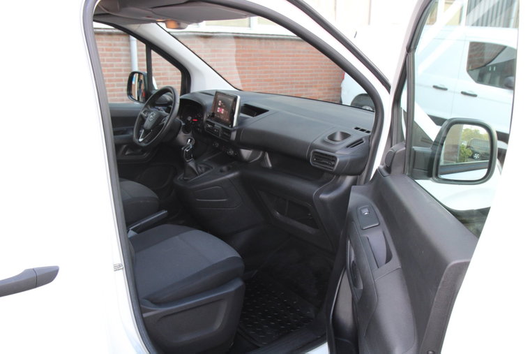 Vehicle Image 18