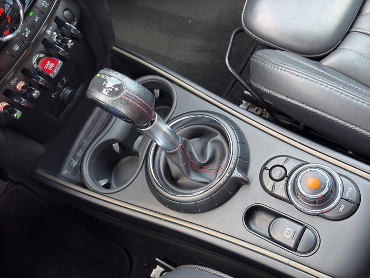 Vehicle Image 24