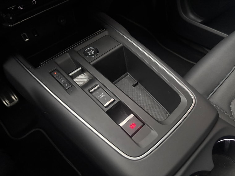Vehicle Image 33