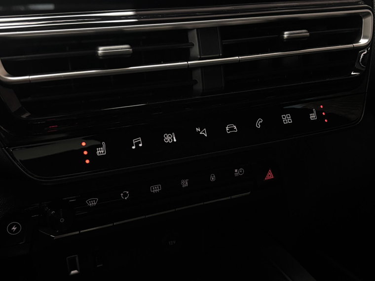 Vehicle Image 38