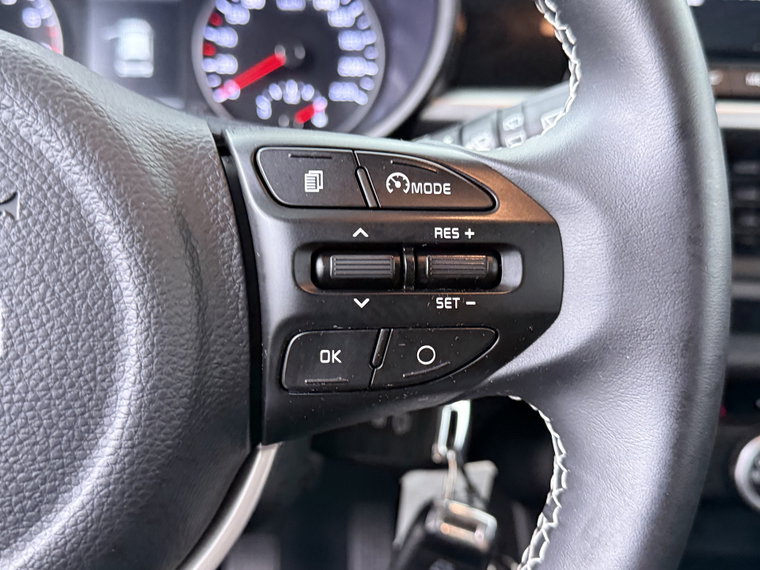 Vehicle Image 28