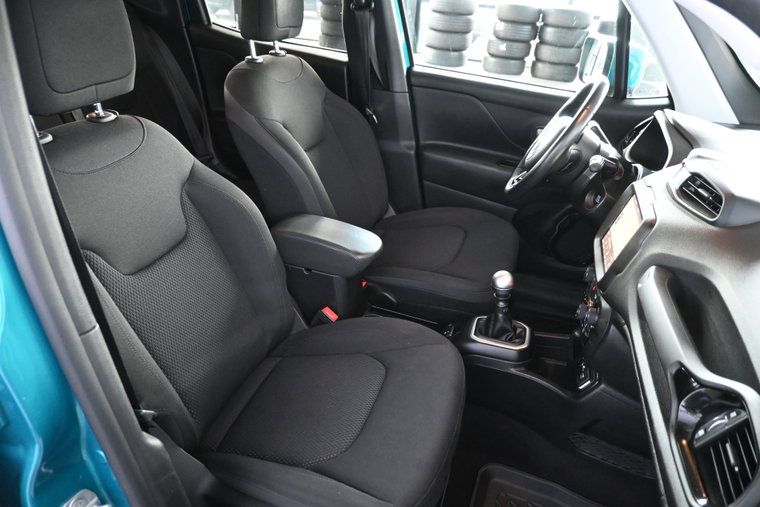 Vehicle Image 18
