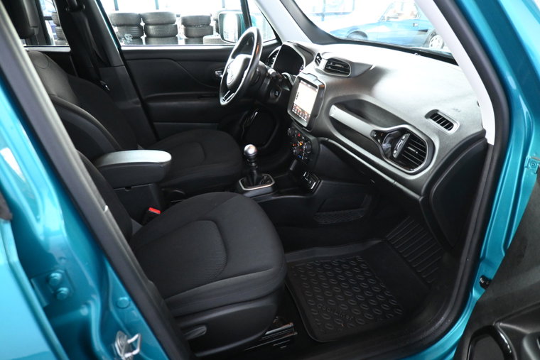 Vehicle Image 23
