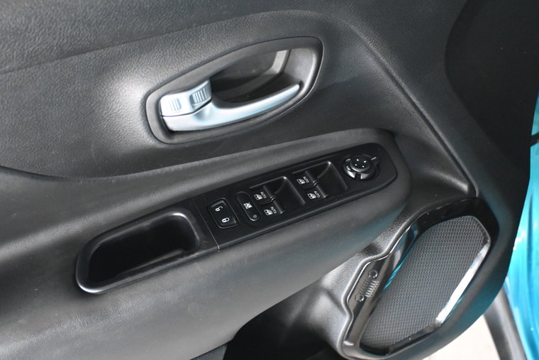 Vehicle Image 24