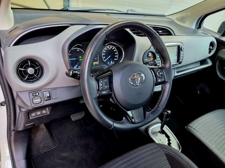 Vehicle Image 19