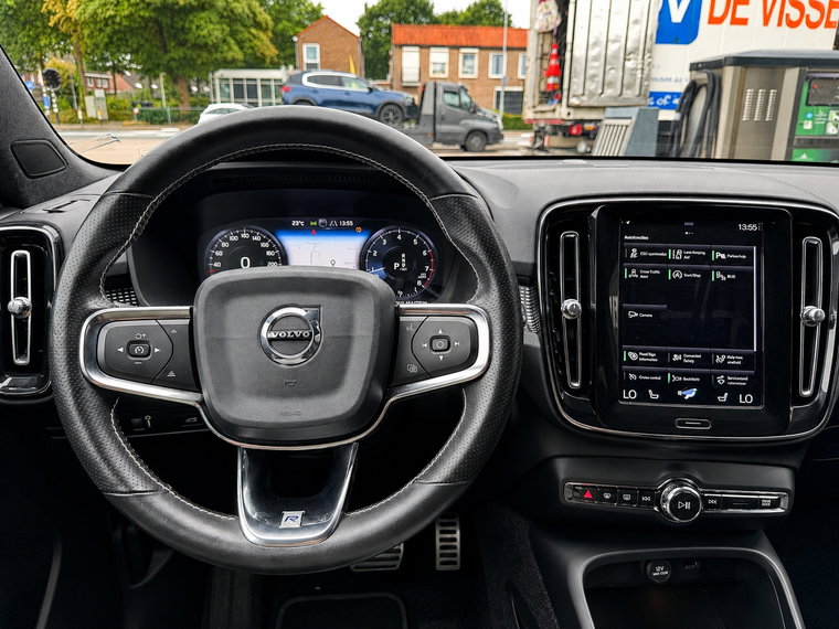 Vehicle Image 21
