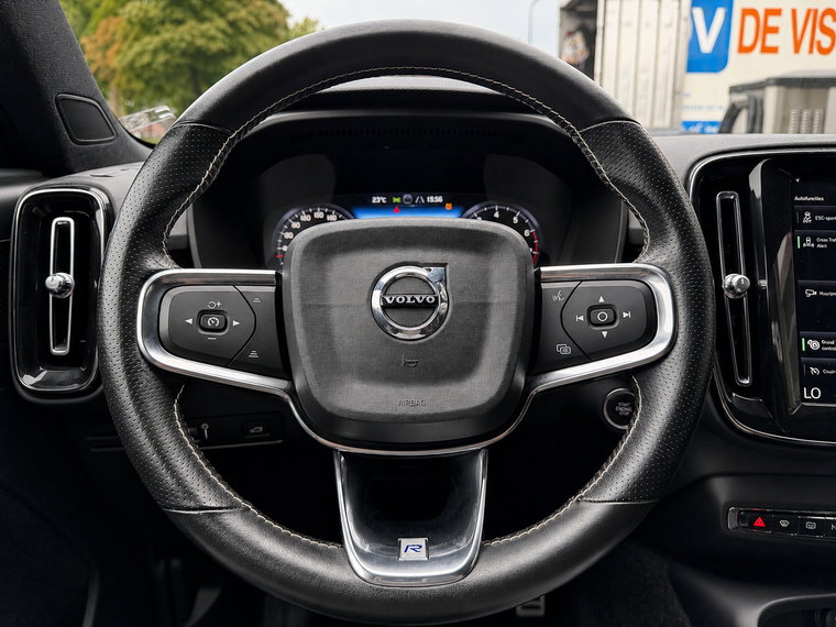 Vehicle Image 22