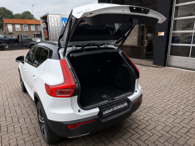 Vehicle Image 28