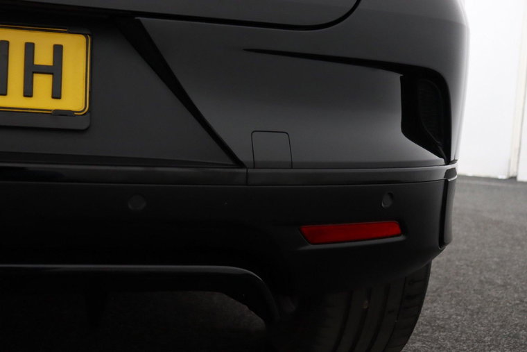 Vehicle Image 38