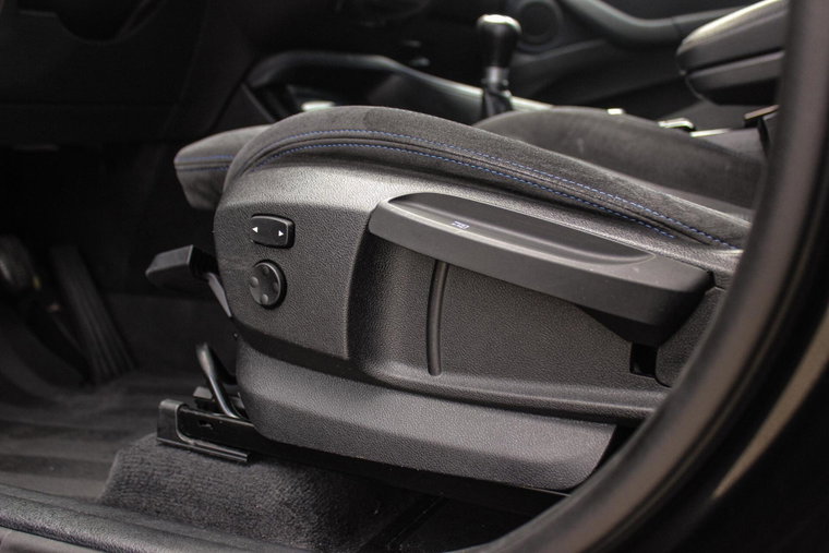 Vehicle Image 37