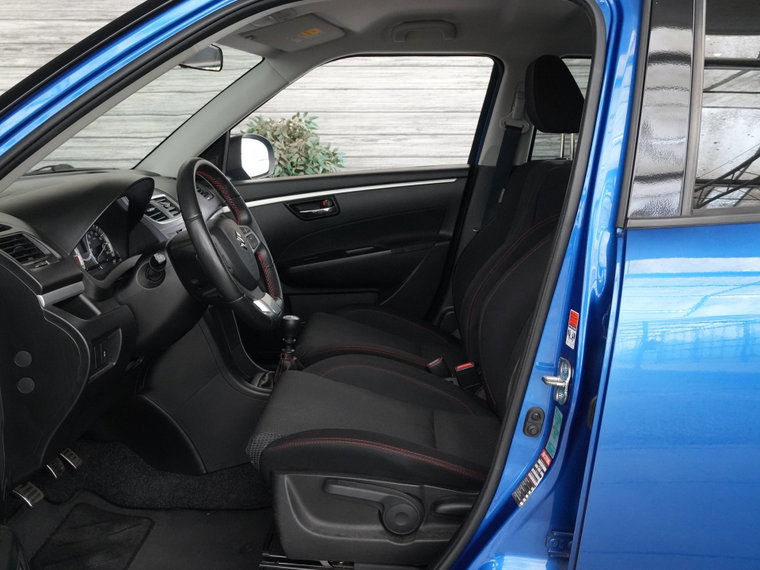 Vehicle Image 36