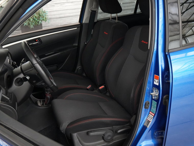 Vehicle Image 37