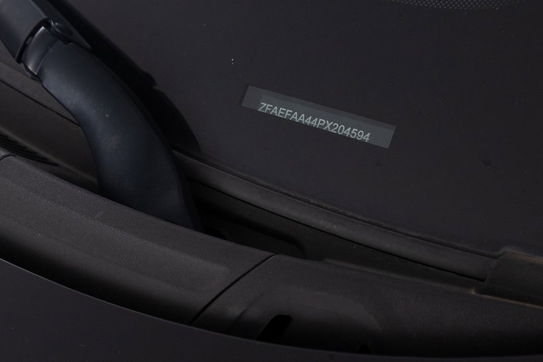 Vehicle Image 32