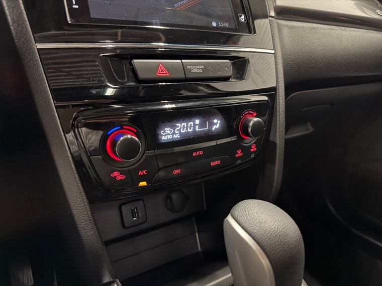 Vehicle Image 19