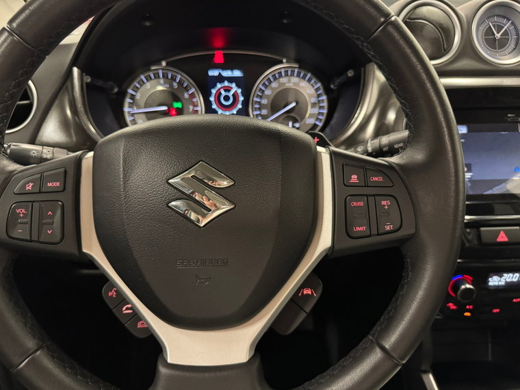 Vehicle Image 25