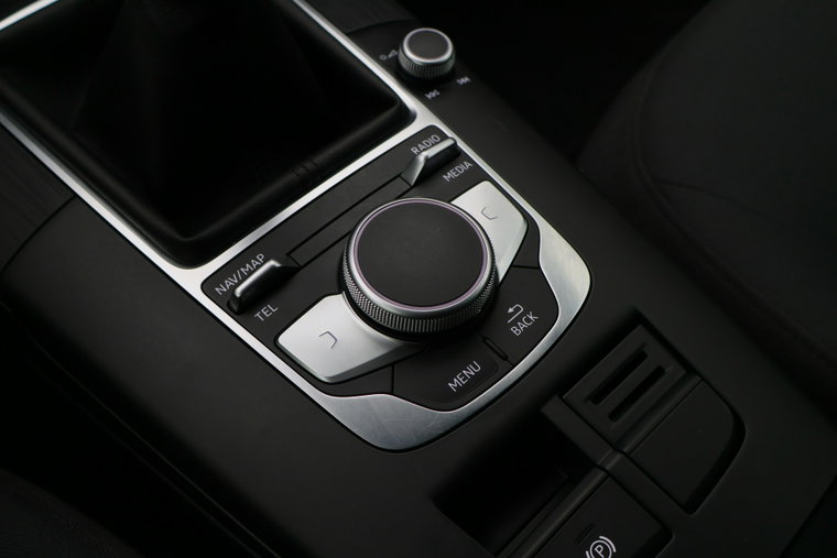 Vehicle Image 40