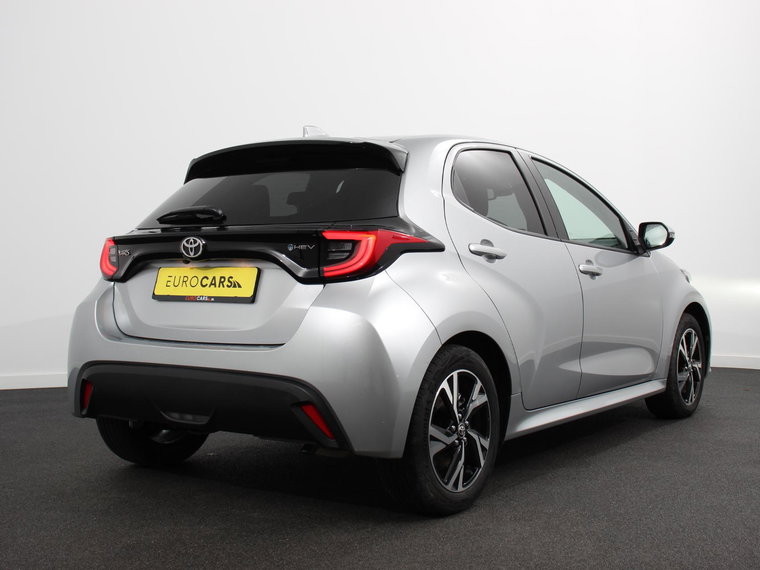 Vehicle Image 6