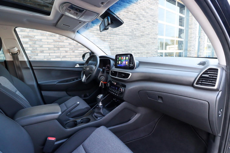Vehicle Image 12