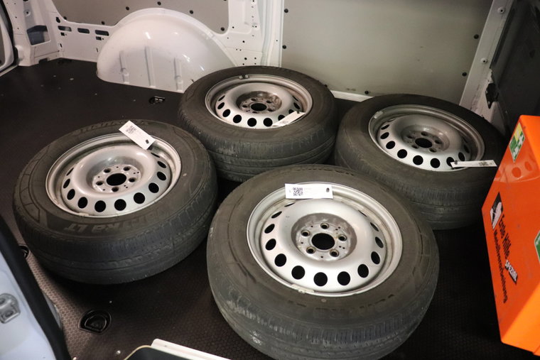 Vehicle Image 11