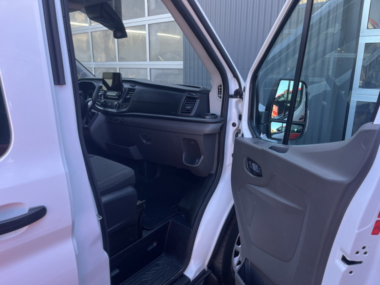 Vehicle Image 30