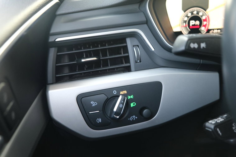 Vehicle Image 30