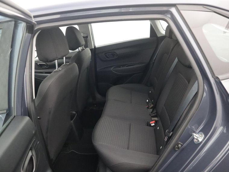 Vehicle Image 35