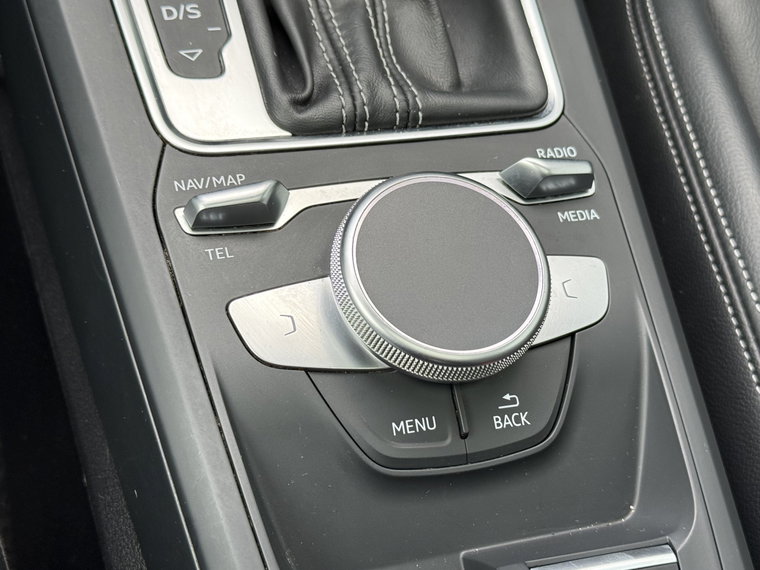Vehicle Image 26