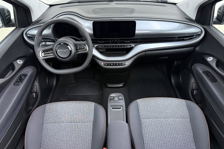 Vehicle Image 16