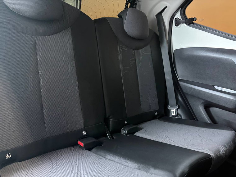 Vehicle Image 16