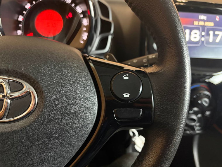 Vehicle Image 22