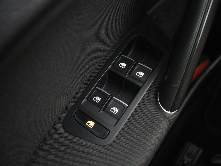 Vehicle Image 34