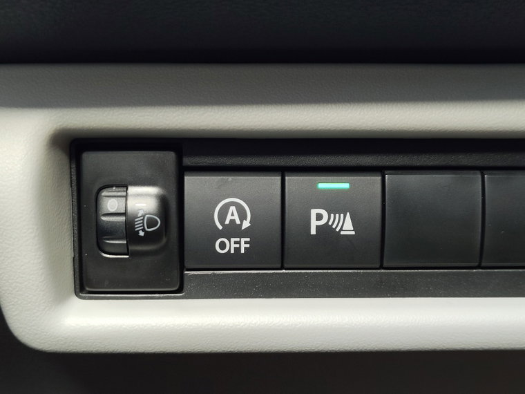 Vehicle Image 25