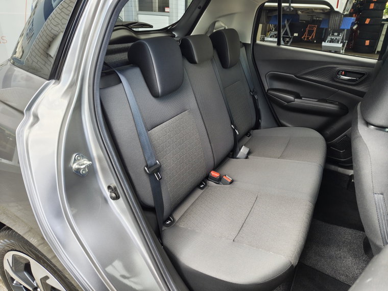 Vehicle Image 31