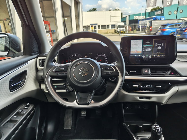 Vehicle Image 8