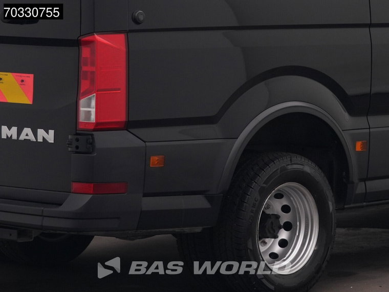 Vehicle Image 38