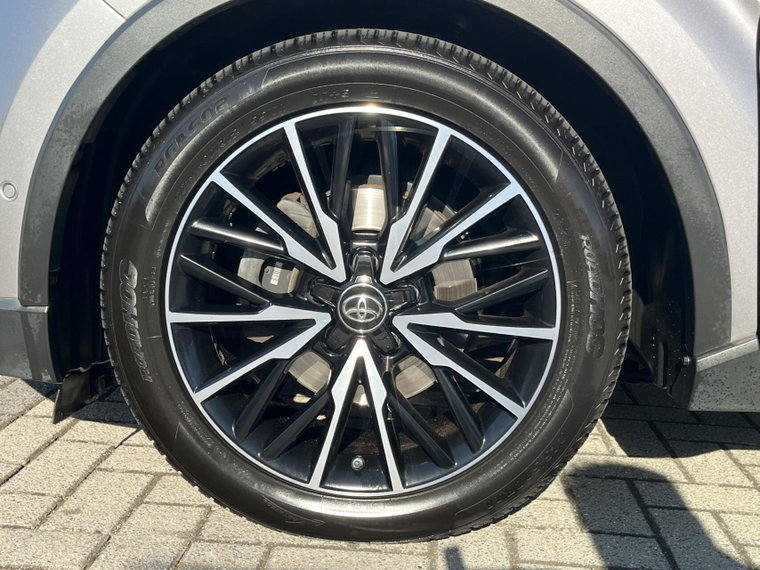 Vehicle Image 9