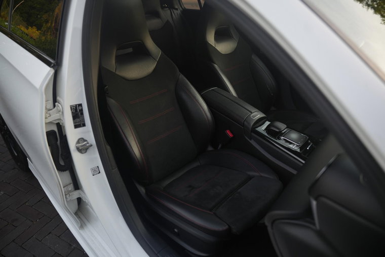 Vehicle Image 26