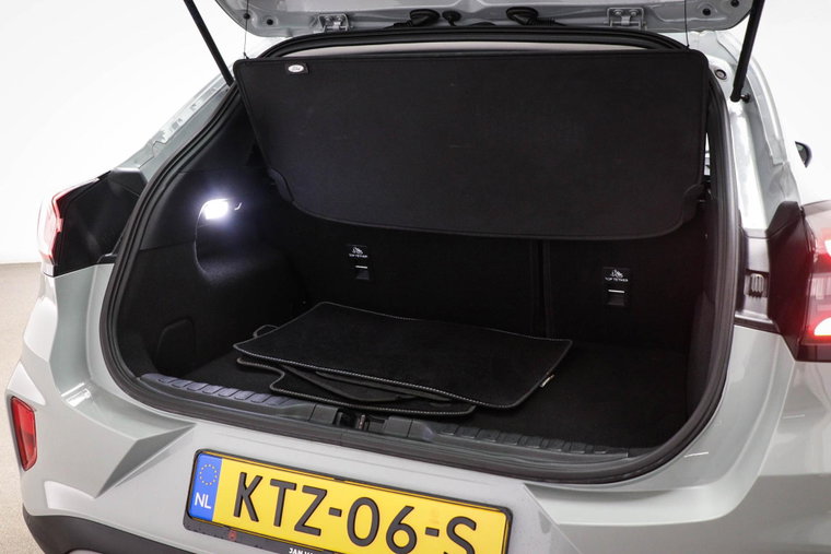 Vehicle Image 13