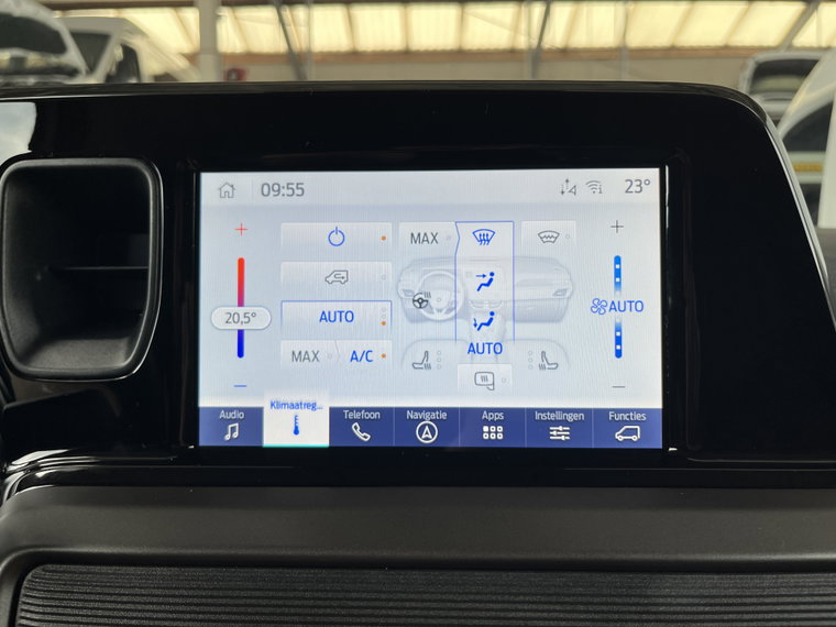 Vehicle Image 30