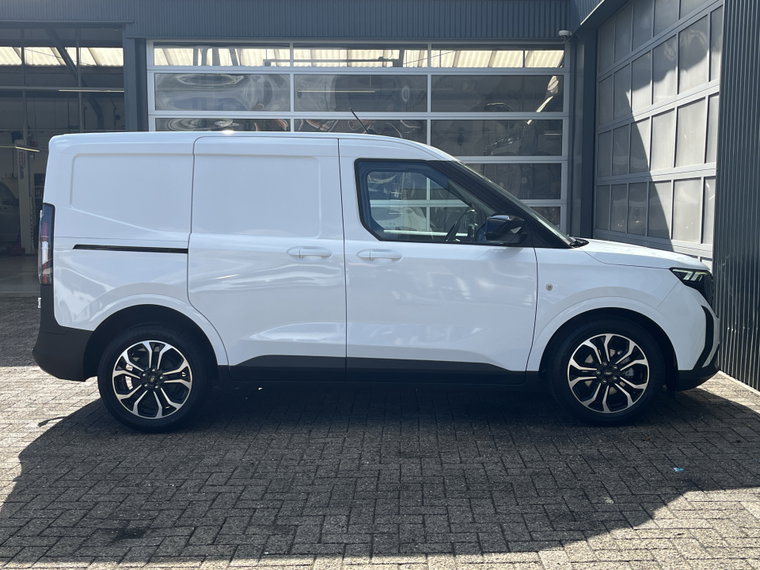 Vehicle Image 43