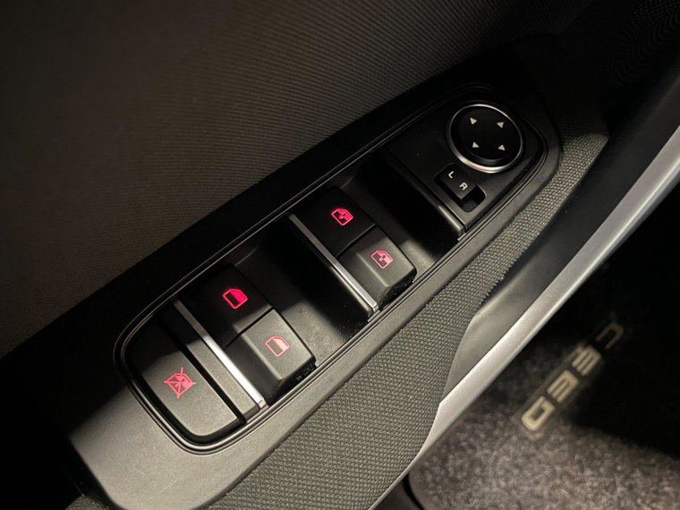 Vehicle Image 40