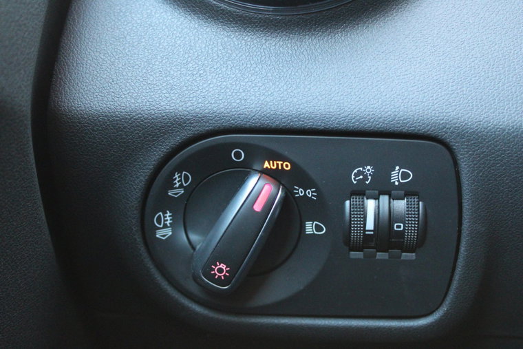 Vehicle Image 24