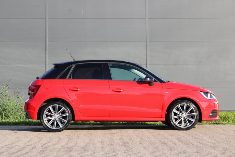 Vehicle Image 11