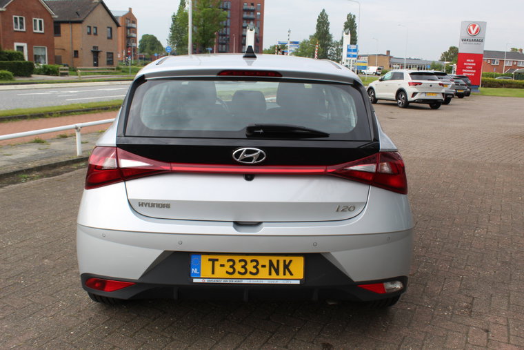 Vehicle Image 32