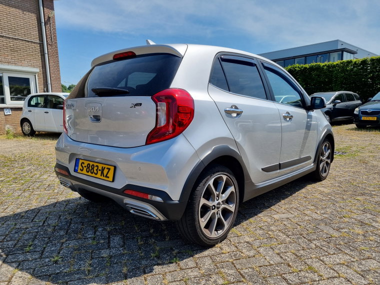 Vehicle Image 12